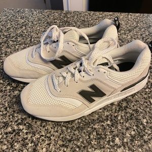 New balance shoes